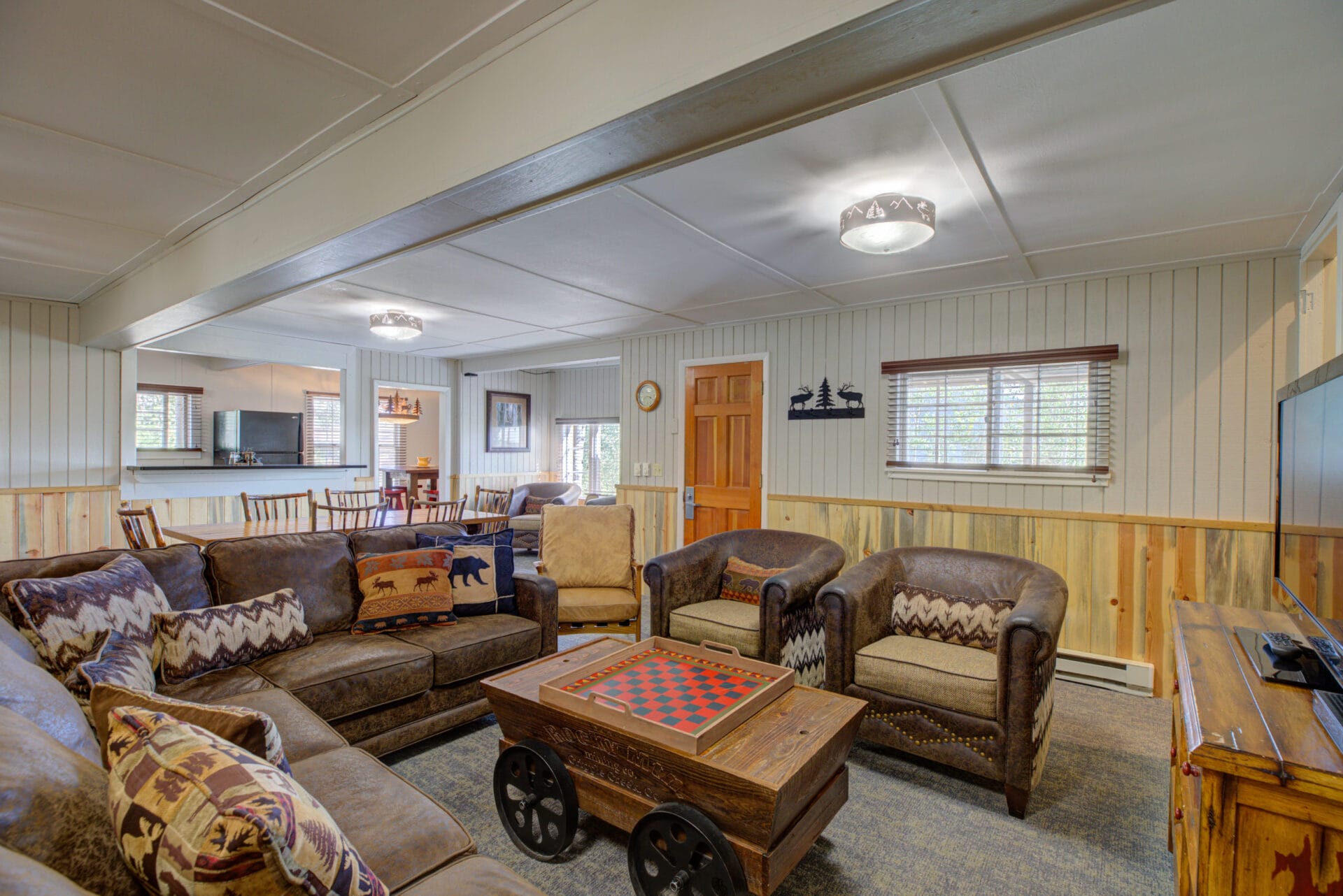 Elk Cabin Hosts Extraordinary Reunions