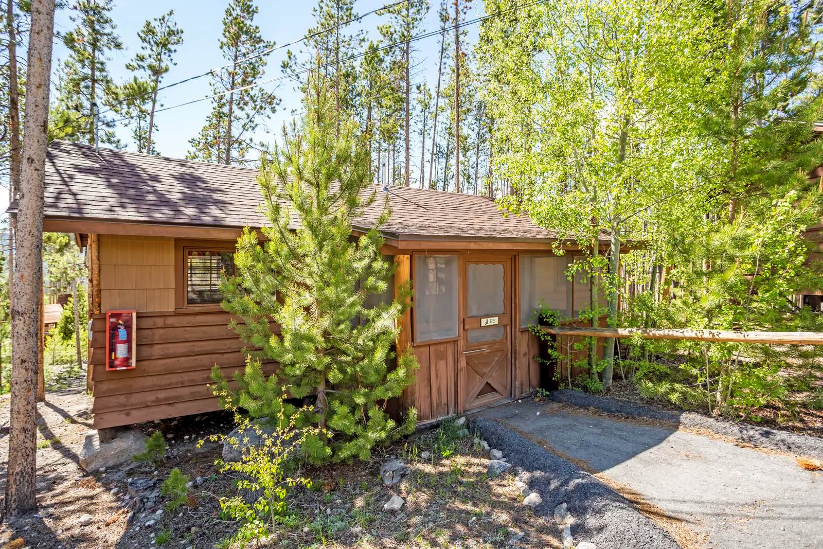 Bring the Great Outdoors Inside with These 8 Sublime Cabins Deep in Nature