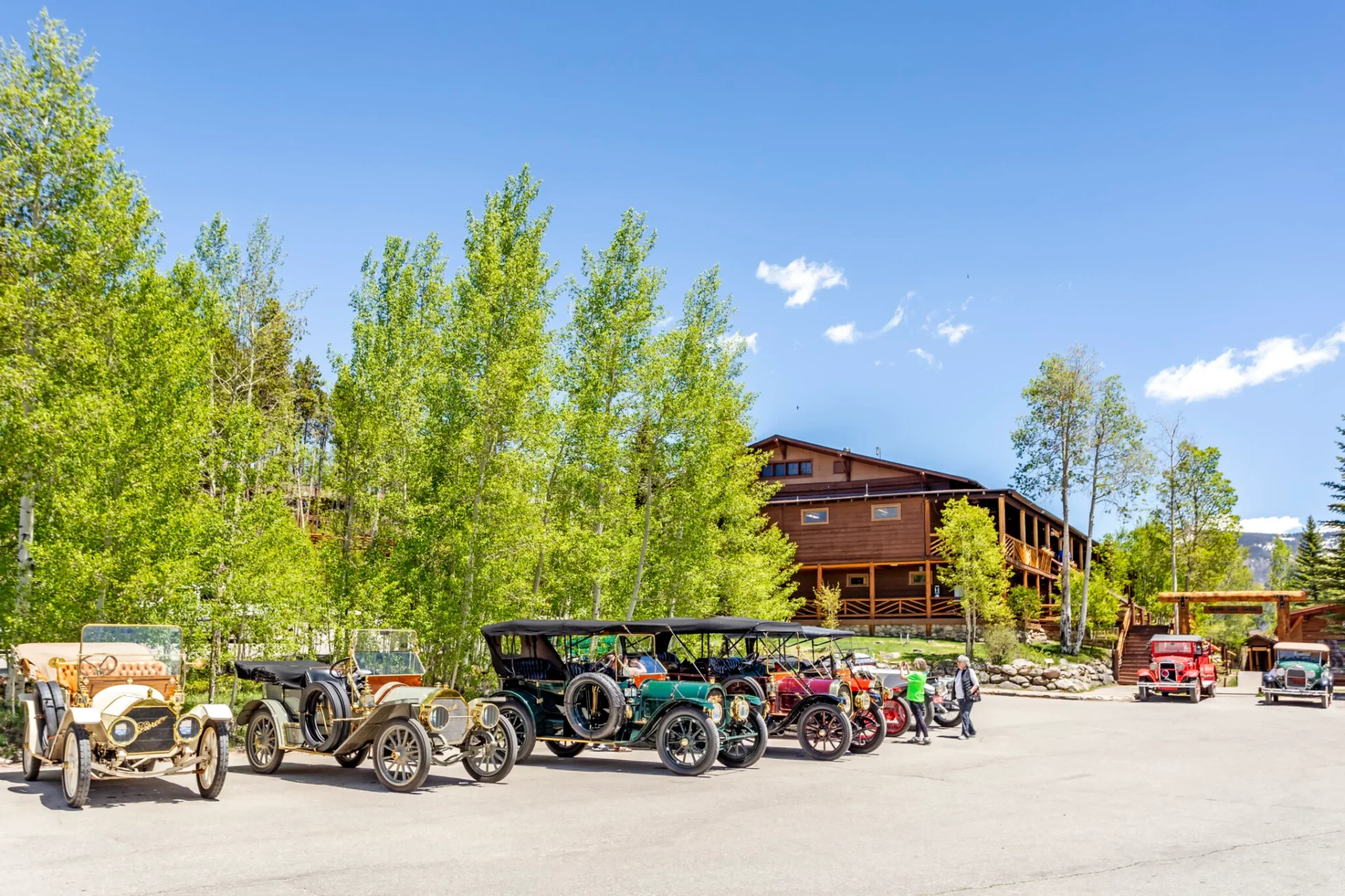 Grand Lake Lodge Creates Glorious Views Of The Past And Present